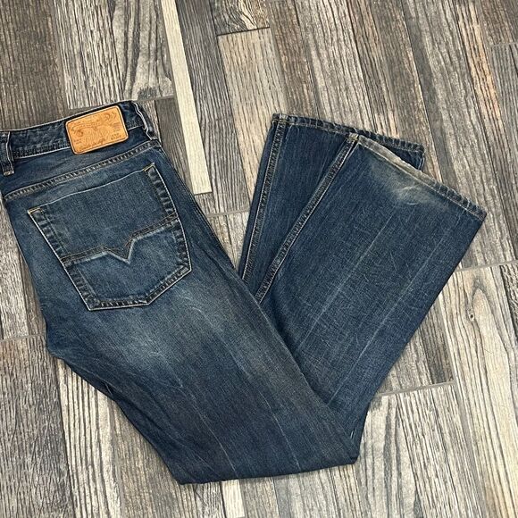 🔥 DIESEL INDUSTRY ZATINY Designer Brand Denim Blue Jeans Regular Bootcut 31x32 - Picture 1 of 13